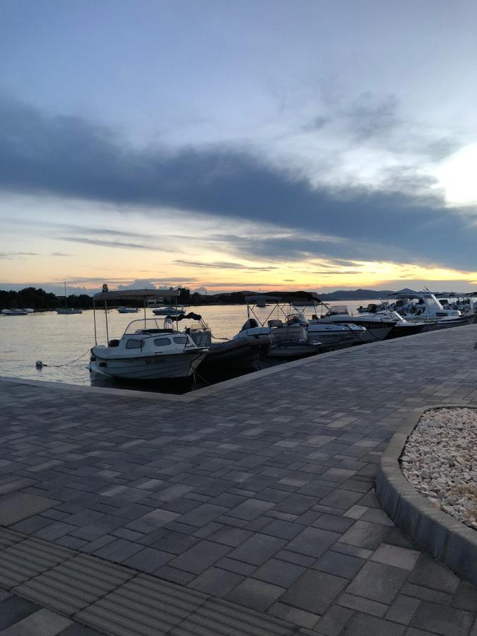 Appartement Vila Fajen Sukošan Kültér fotó
