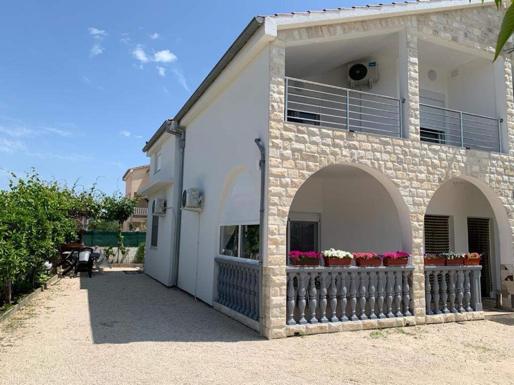 Appartement Vila Fajen Sukošan Kültér fotó